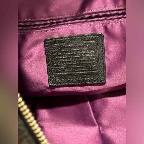 Coach pebble leather convertible - Picture 7 of 10